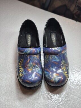 Savvy Blue Swirl Pattern Clogs